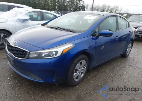 2018 Kia Forte Lx z USA, uszkodzony, nr VIN 3KPFL4A79JE205748